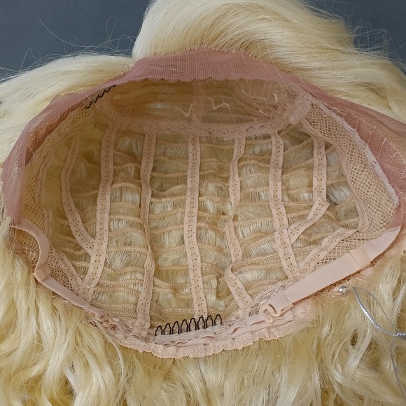 Blonde Lace Front Wavy Lob Heat Resistant Wig - Picture 7 of 7